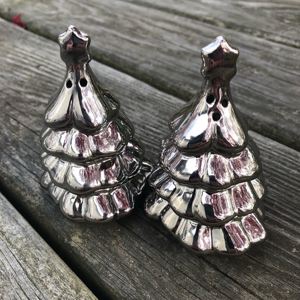 Silver toned Ceramic Christmas Tree Salt & Pepper Shakers / Holiday Decoration